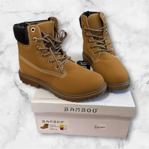 NanaMacs Lace up Women’s work boots (natural) Bamboo size 6 NWT - Picture 1 of 8